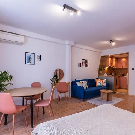 Апартаменты The Cozy Hub, *