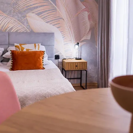 The Cozy Hub, * Варна